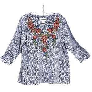 Alfred Dunner Womens Knit Top M Floral Embroidered Beaded 3/4 Sleeve Split Neck